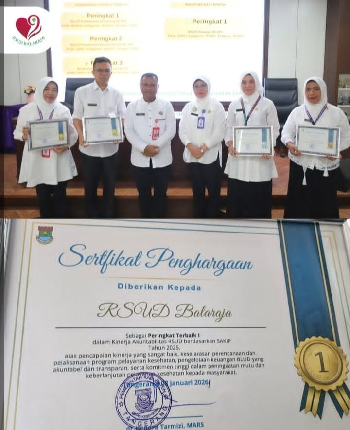 Penghargaan diberikan oleh Kepala Dinas Kesehatan Kabupaten Tangerang dr. Hendra Tarmizi, MARS kepada Direktrur RSUD Balaraja dr. Corah Usman, MARS