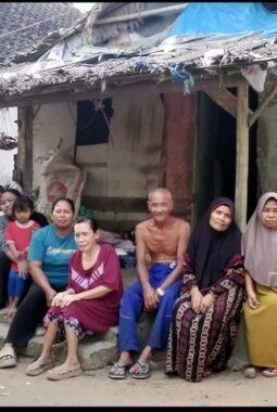 Butuh Uluran Tangan, Keluarga Sukri Bertahan di Rumah Rapuh yang Bocor dan Tidak Layak Huni di Panimbang